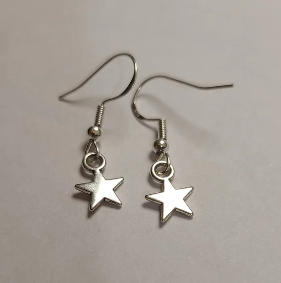 Hand crafted star earrings - Picture 3 of 3